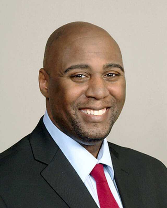 Dr. Zachary Robbins' headshot